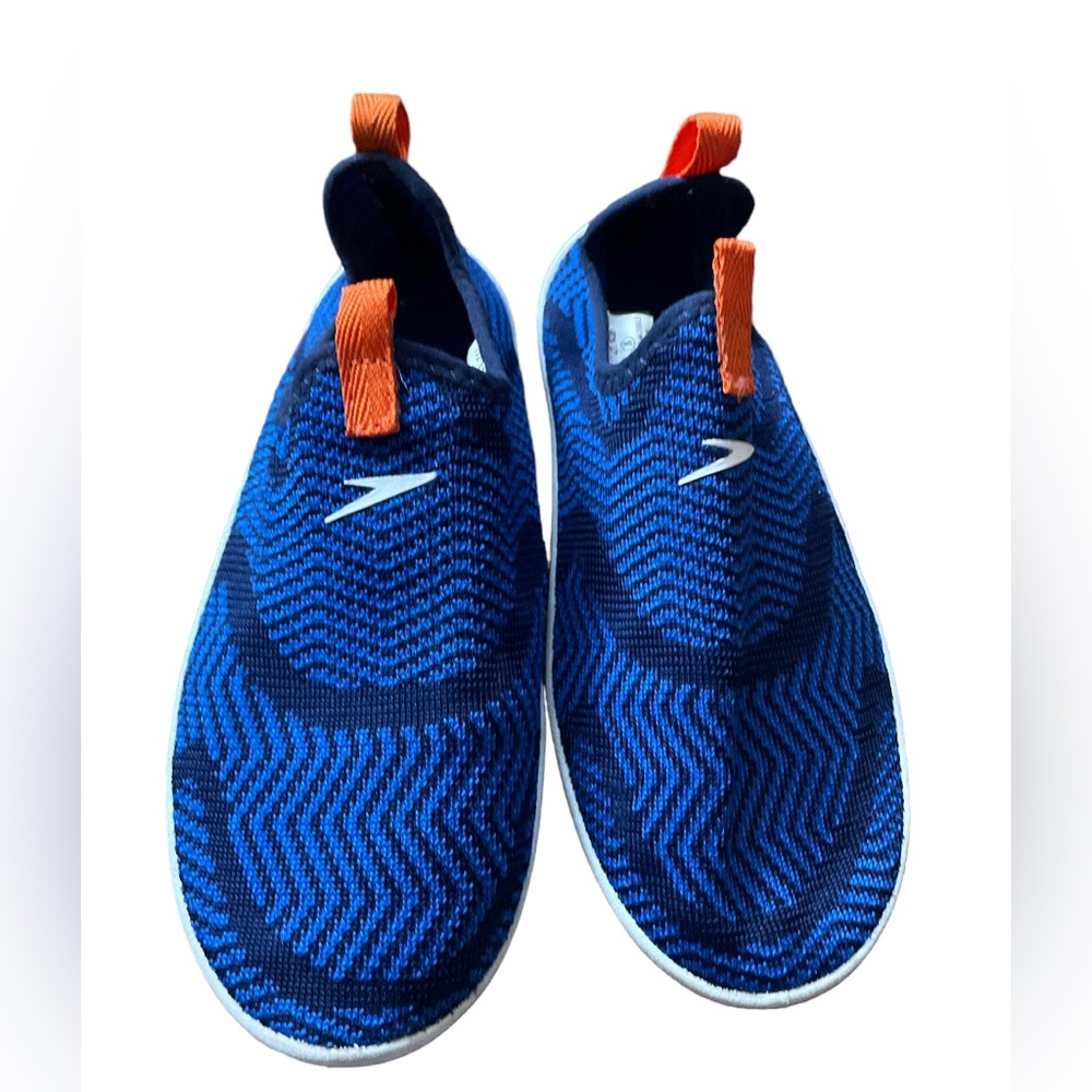 Kids size 2/3 medium junior  blue Speedo water shoes